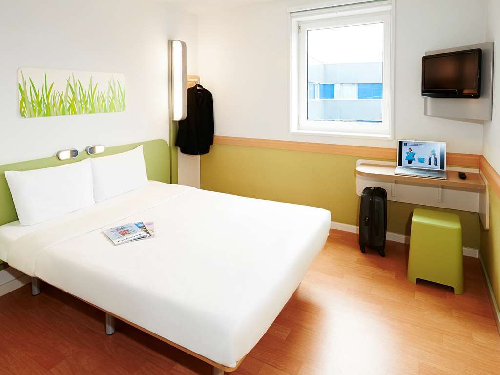 Ibis Budget Chilly-Mazarin Les Champarts الغرفة الصورة